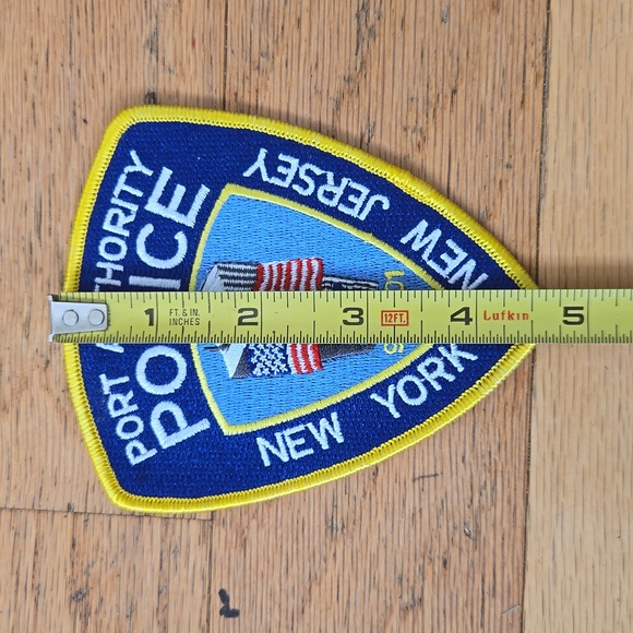 NEW YORK NEW JERSEY - PORT AUTHORITY POLICE 9-11-01 - Police Patch TWIN TOWERS! - Picture 4 of 6